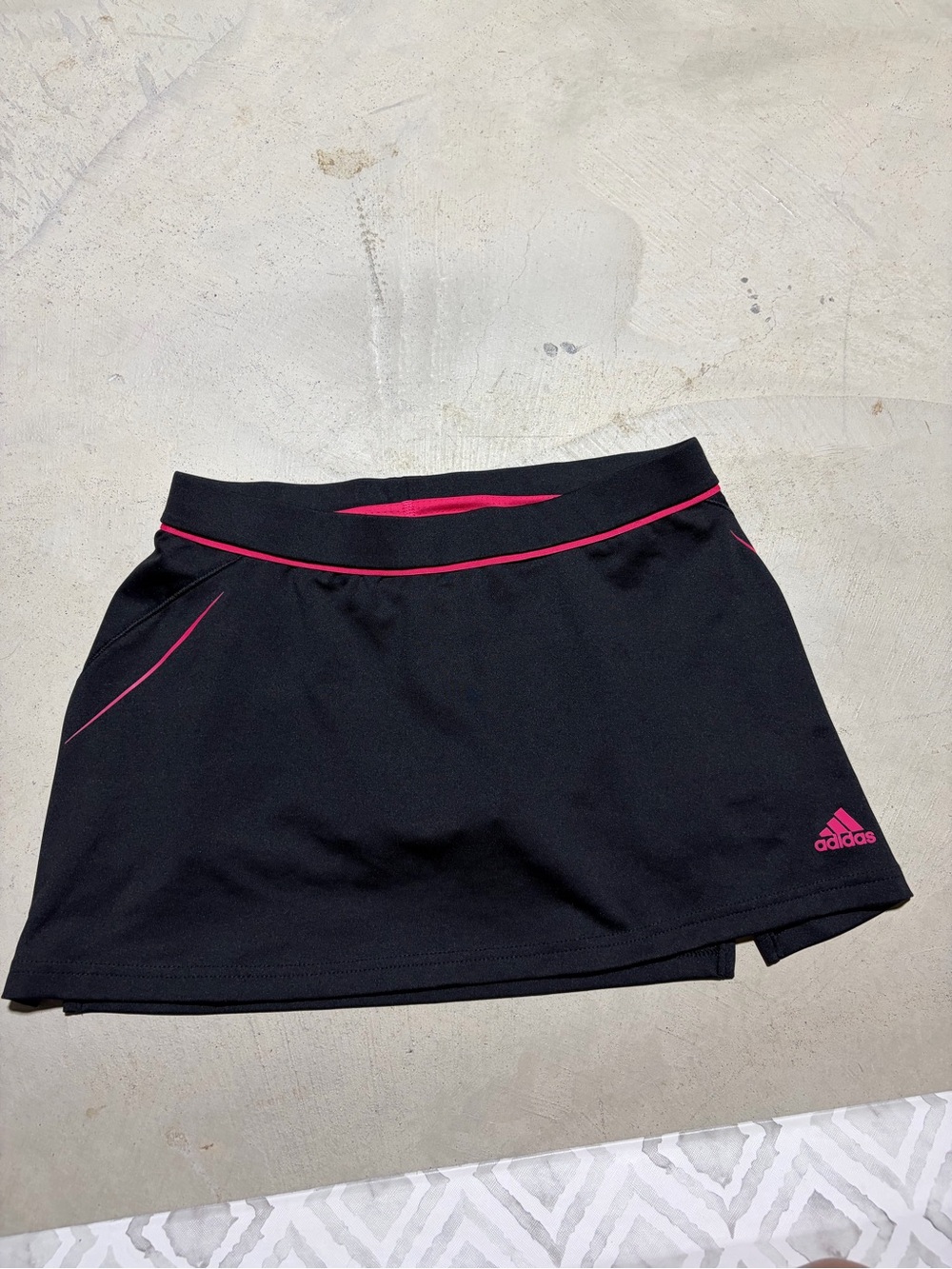 adidas Black athletic tennis Skort with Pink Accents small